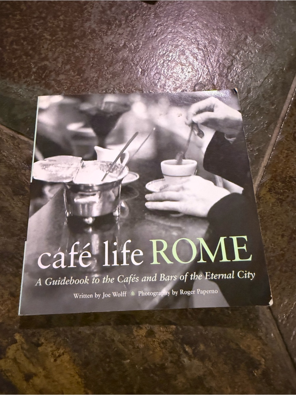 café life ROME Guidebook - Black & Green Cover